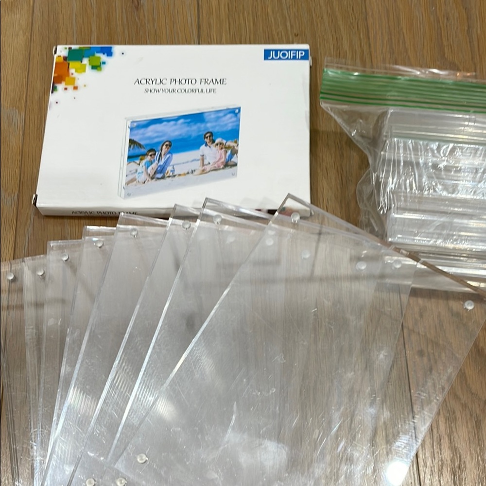 JUOIFIP Acrylic Photo Frame Set